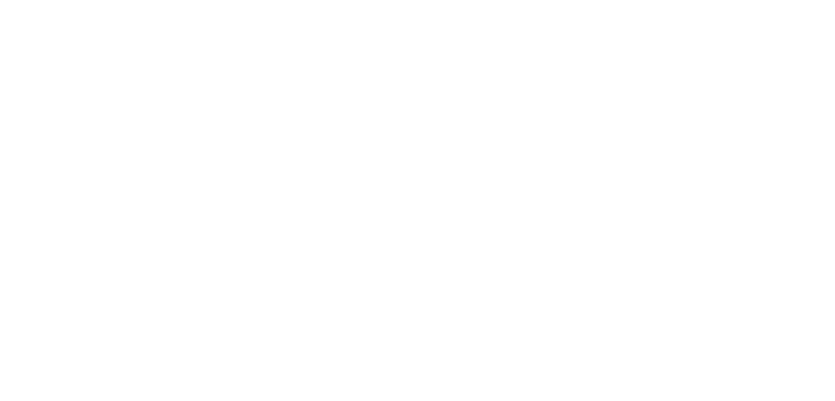 時を感じる。英国女王を描いたネックレスやアンティーク風ブローチなど、豊かな時の流れを感じて。