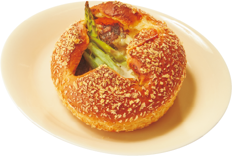 ベーカリーカンスケ 道産アスパラのブラックカレーパン