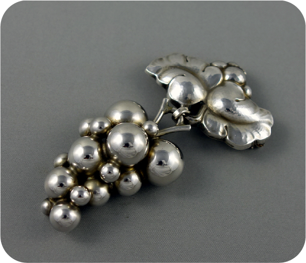 ジョージジェンセン グレープのブローチ