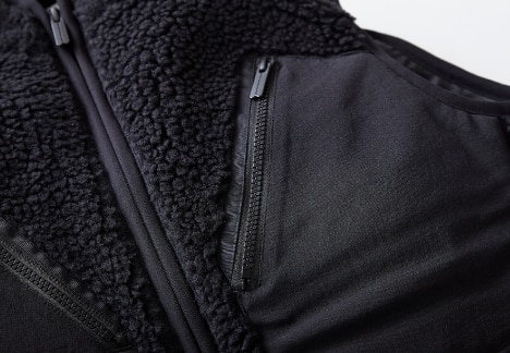 〈White Mountaineering〉［高島屋限定］ボアベスト （2サイズ（1/2サイズ）/2色展開）