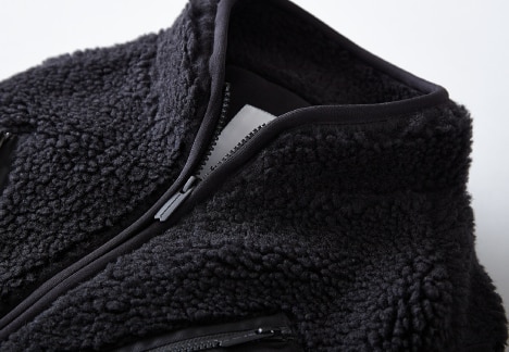 〈White Mountaineering〉［高島屋限定］ボアベスト （2サイズ（1/2サイズ）/2色展開）