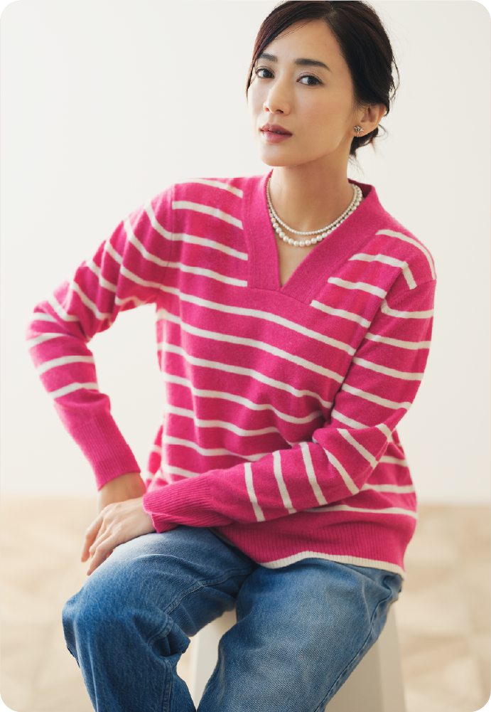 ボーダーVネックセーターの画像