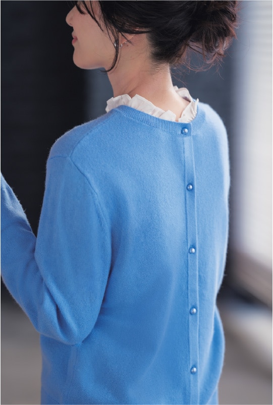 フリル付きニットの画像