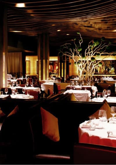 おしゃれなレストランの写真