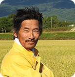 生産者　宗片和幸さんの顔写真