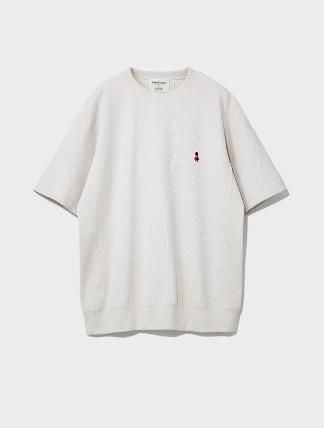 画像：バッキンガムベアのワッペン付きグレーのカットソー正面　画像おわり