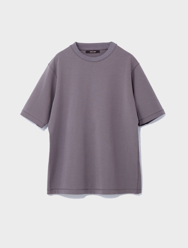 画像：襟ぐりリブが特徴のカットソー正面　画像おわり