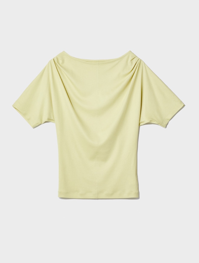 画像：ネックラインにドレープのあるオリーブのカットソー正面　画像おわり