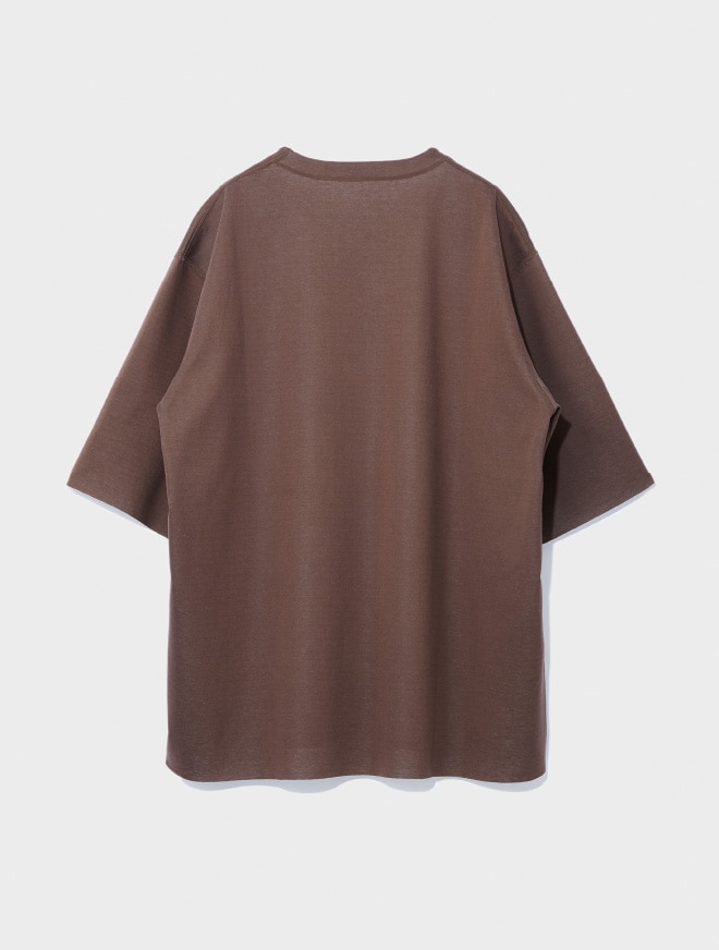 画像：リバーシブル仕様のブラウン×グリーンのカットソー背面　ブラウン　画像おわり