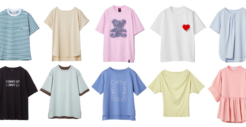 画像：ネックラインにドレープのあるカットソーを着た女性、リバーシブル仕様のカットソーを着た男性、立体的なハートモチーフが付いたカットソーを着た女性、バッキンガムベアのワッペン付きカットソーを着た女性の4人が並んでいる　画像おわり