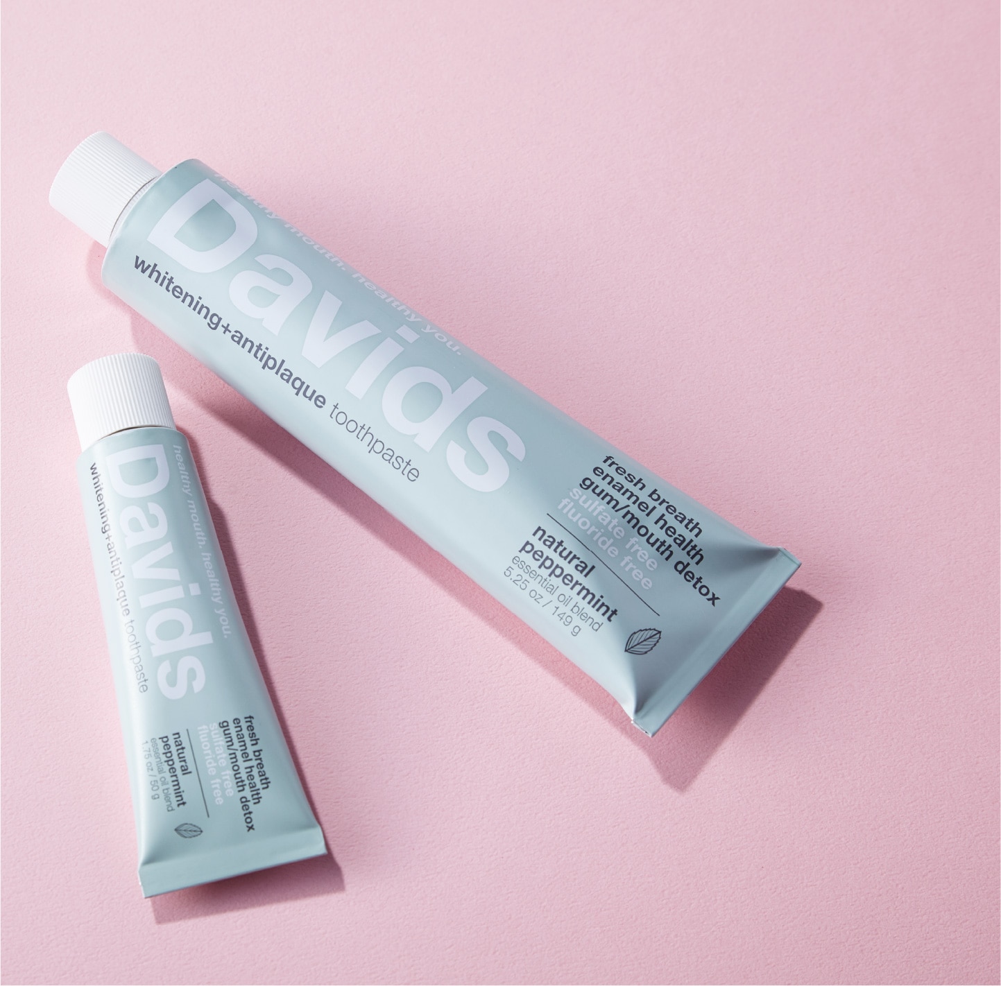 〈DIPTYQUE〉クラシックキャンドル(ヴィオレット、ミュゲ、ミモザ／容量：190g／燃焼時間：約50時間)各10,450円