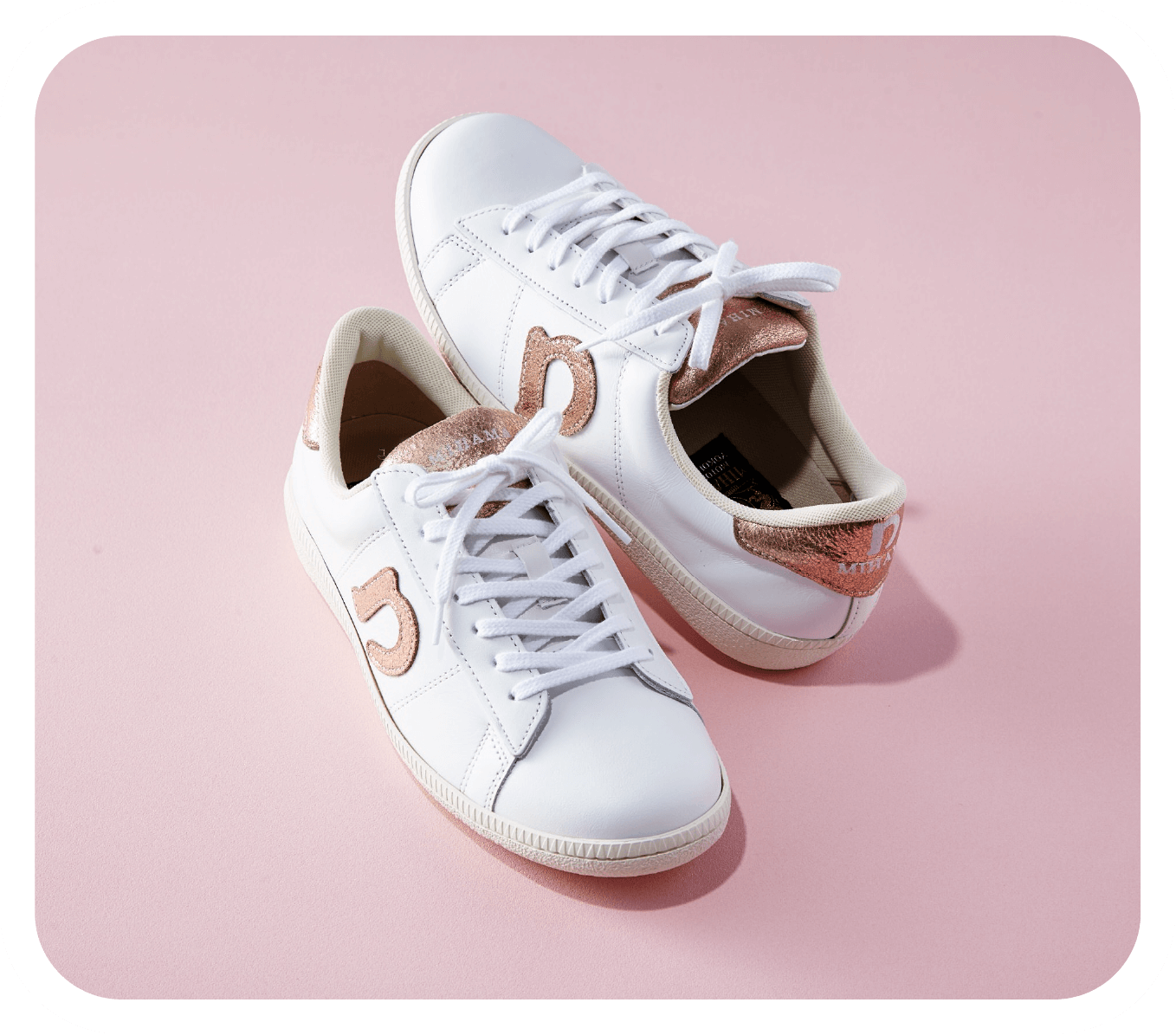 〈ミハマ〉スニーカー 24,200円