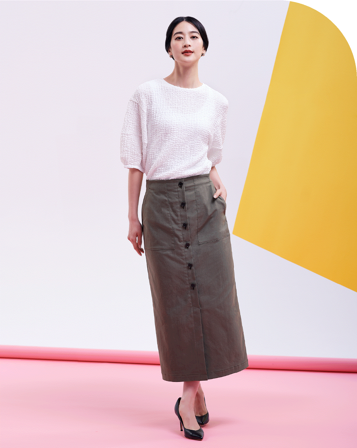 〈トゥモローランド コレクション〉ジレとパンツの画像