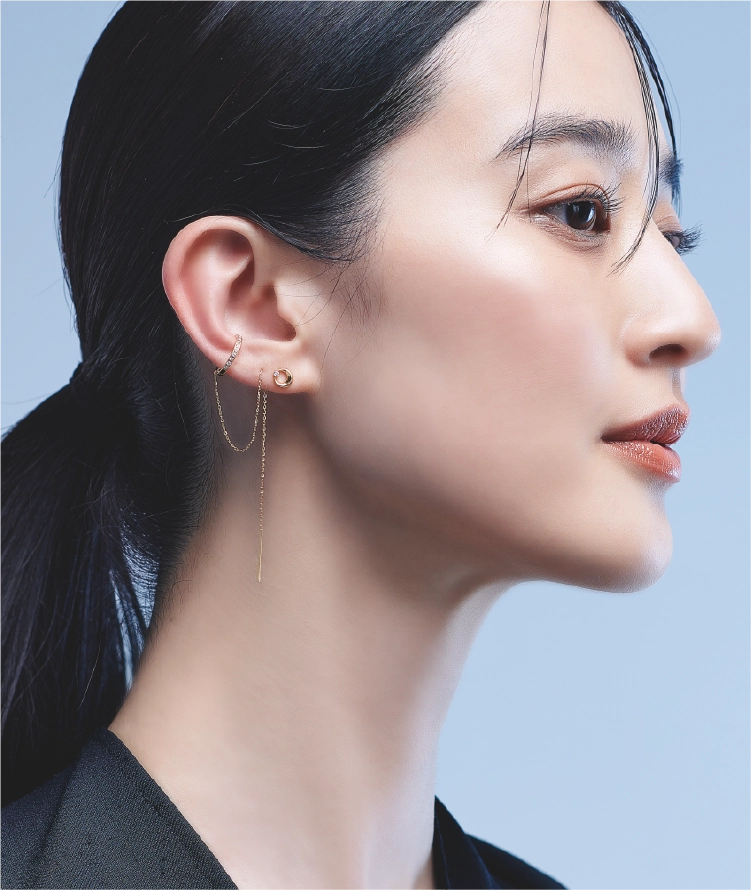 女性の横顔の画像