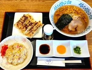ファミリーレストラン 遊彩食