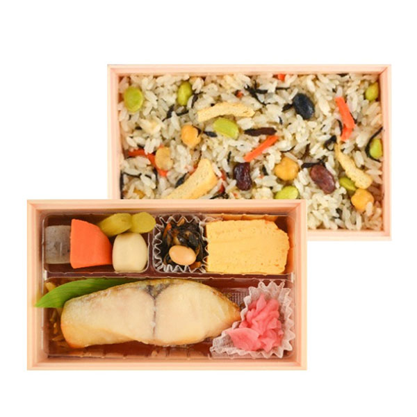 季節の炊込みご飯と銀ひらす塩糀焼弁当