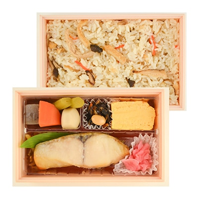 季節の炊込みご飯と銀ひらす塩糀焼弁当
