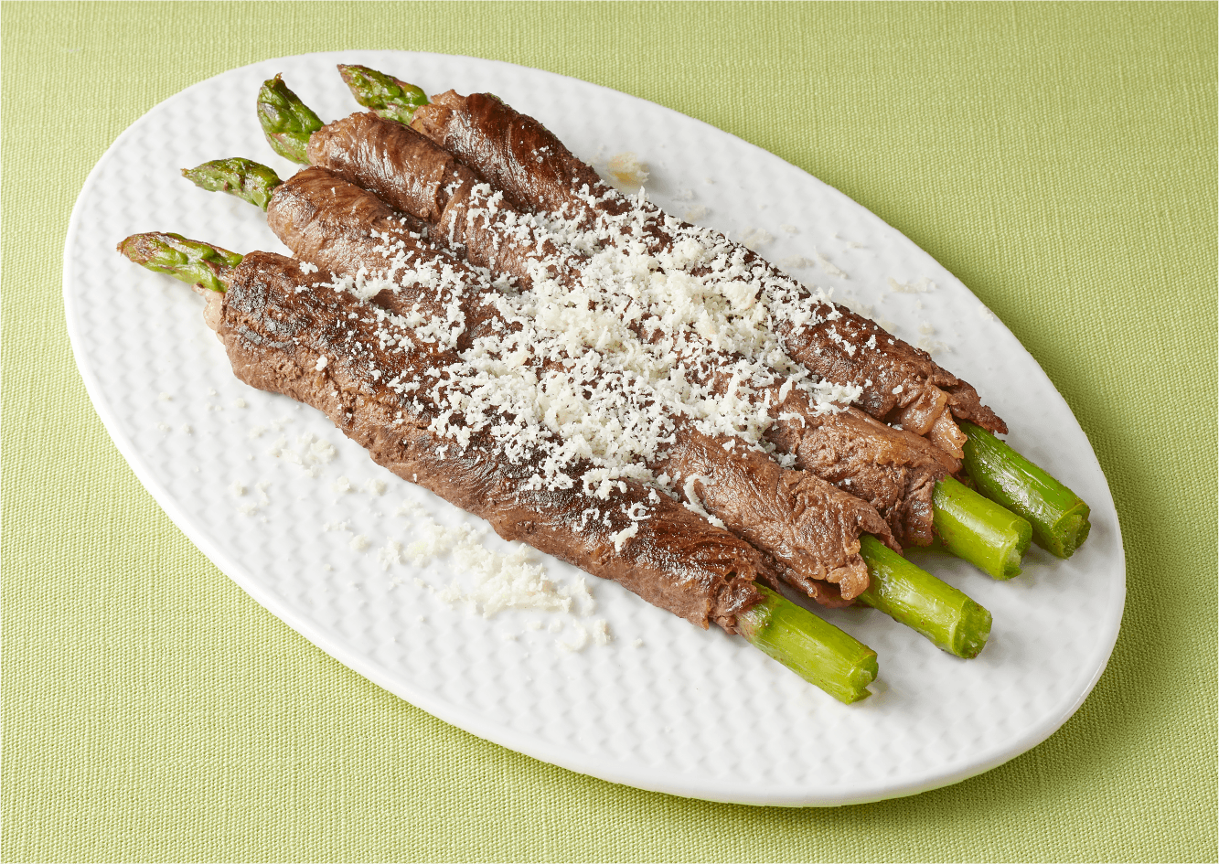 トヨニシファーム 帯広牛×アスパラ巻き（グラナバダーノチーズ）