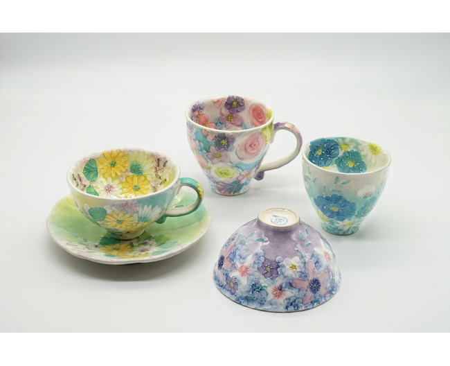 女性だけの陶工房［ゆずりは］作品展