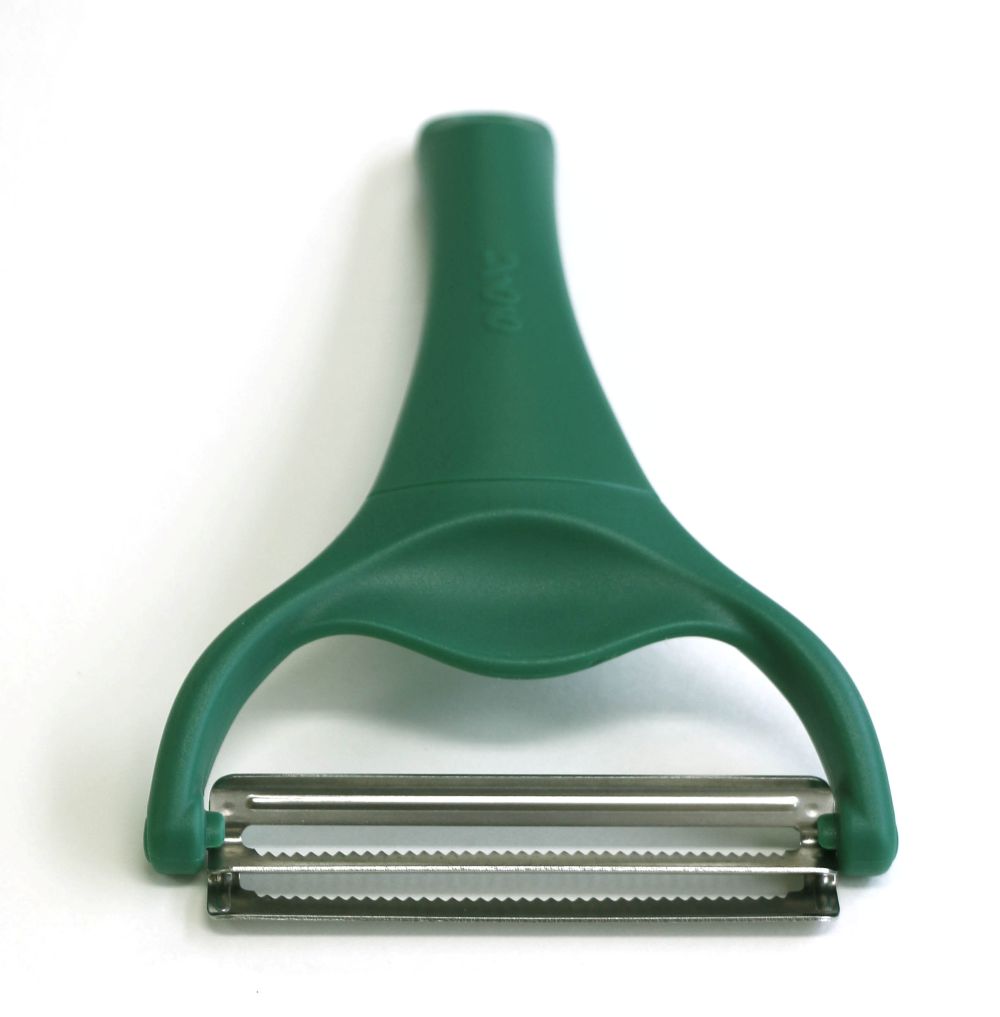 ピーラーの２枚刃を見せる全体写真