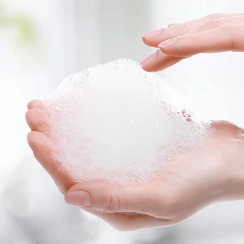 手のひらで泡立つサンサンウォッシュ の写真