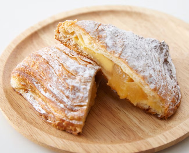 りんごのクリームパン