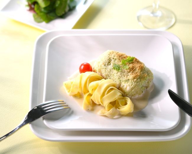 舌平目の白身魚ムース包み