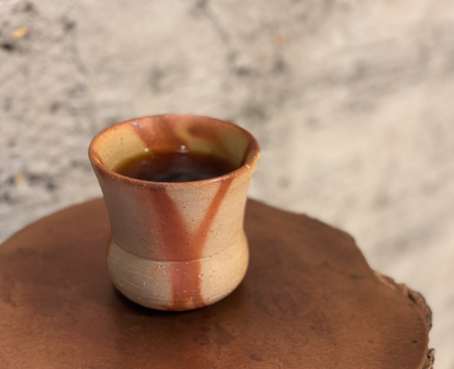 スペシャルティコーヒーのドリップホットコーヒー