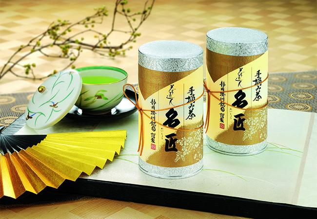 トレイの上にお茶缶2缶