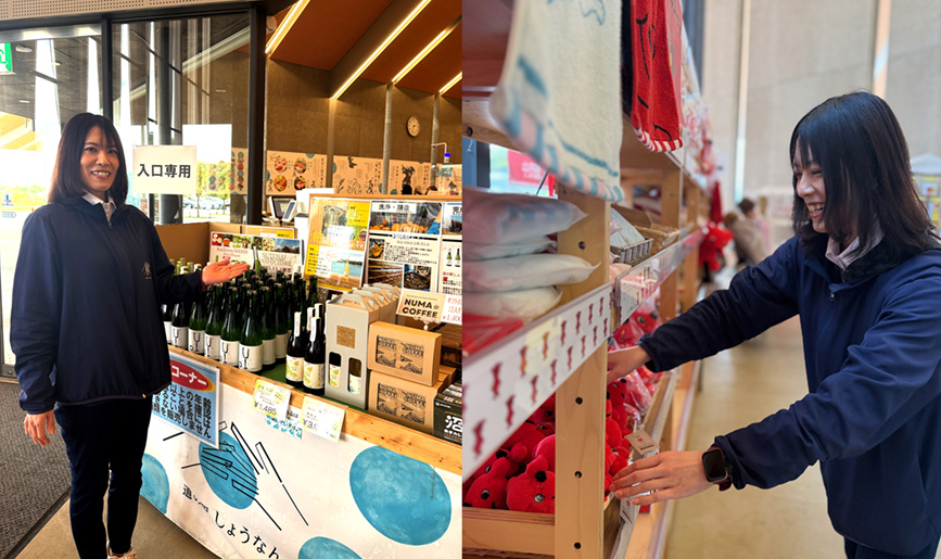 道の駅しょうなんの店内でネイビーのジャンパー姿で売場の紹介する木村さんと雑貨売り場で商品を整えながら笑顔で働く木村さんの様子