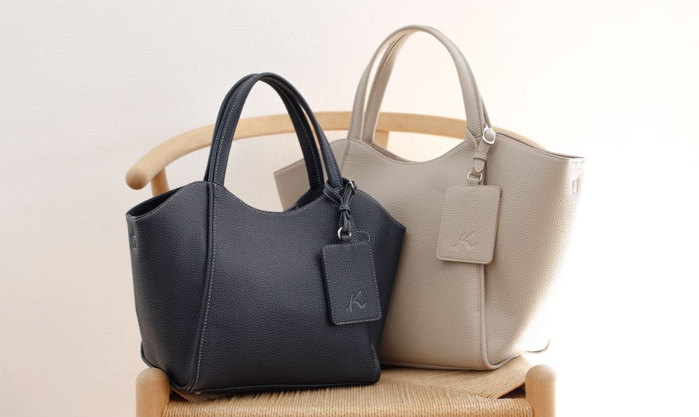 キタムラのセミショルダーバッグを正面から見た様子