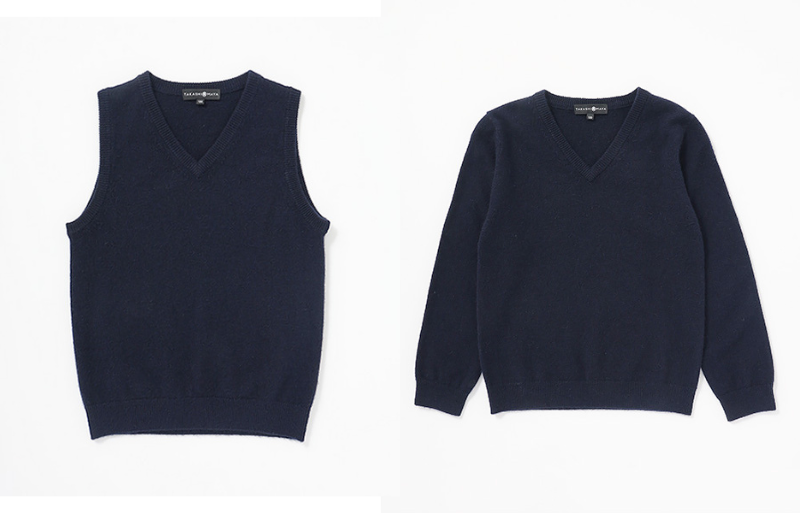VネックベストとVネックセーター