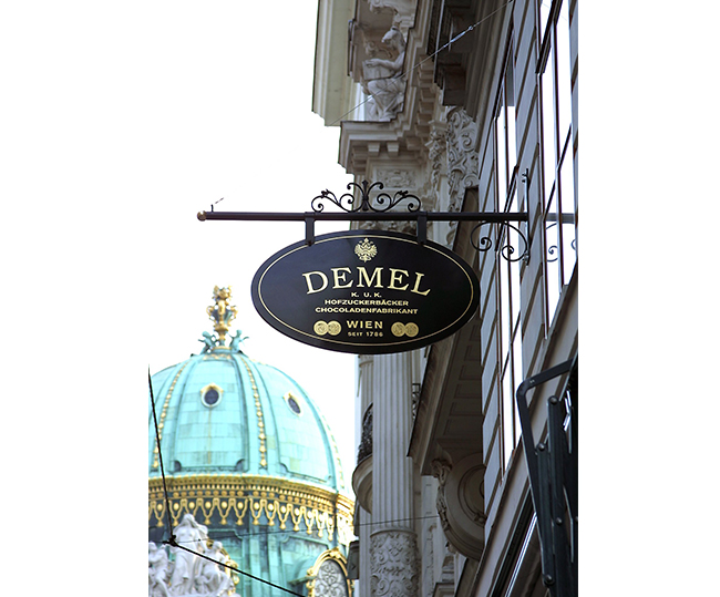 デメルの店の看板写真