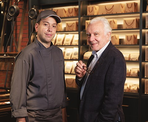アラン・デュカス氏（右）の写真