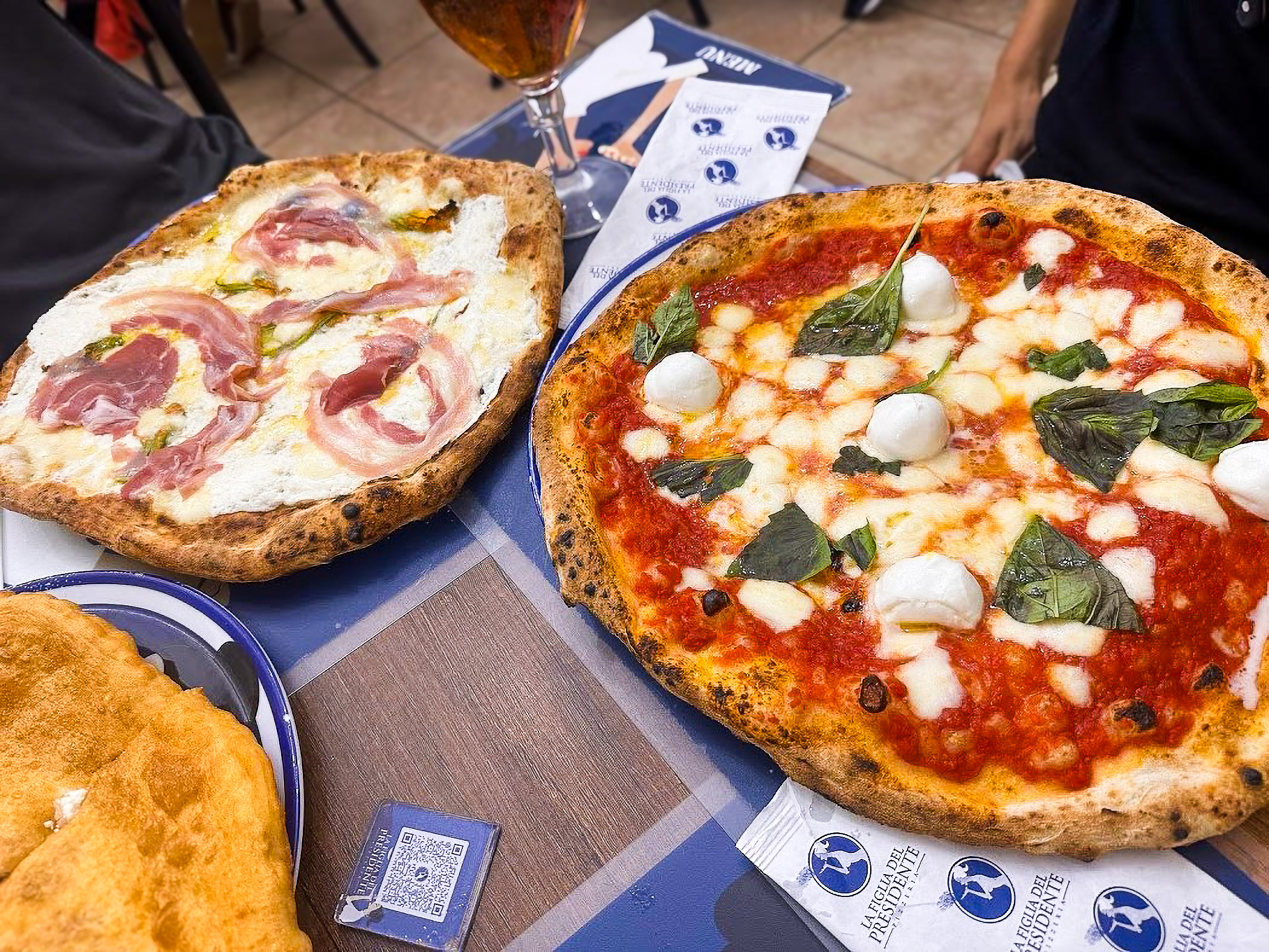 ピザとカルツォーネ