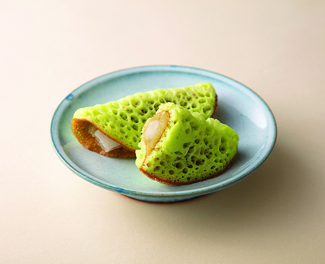 皿にのせたメロンふくさの写真