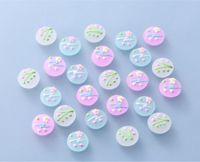 ［俵屋吉富］の桜や柳など京都の春を表現した糖蜜ボンボン桜ひらり