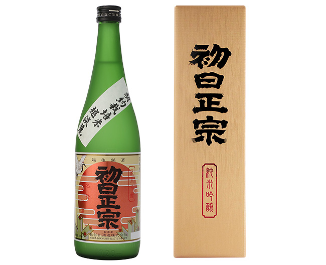 初日正宗の瓶と箱の写真