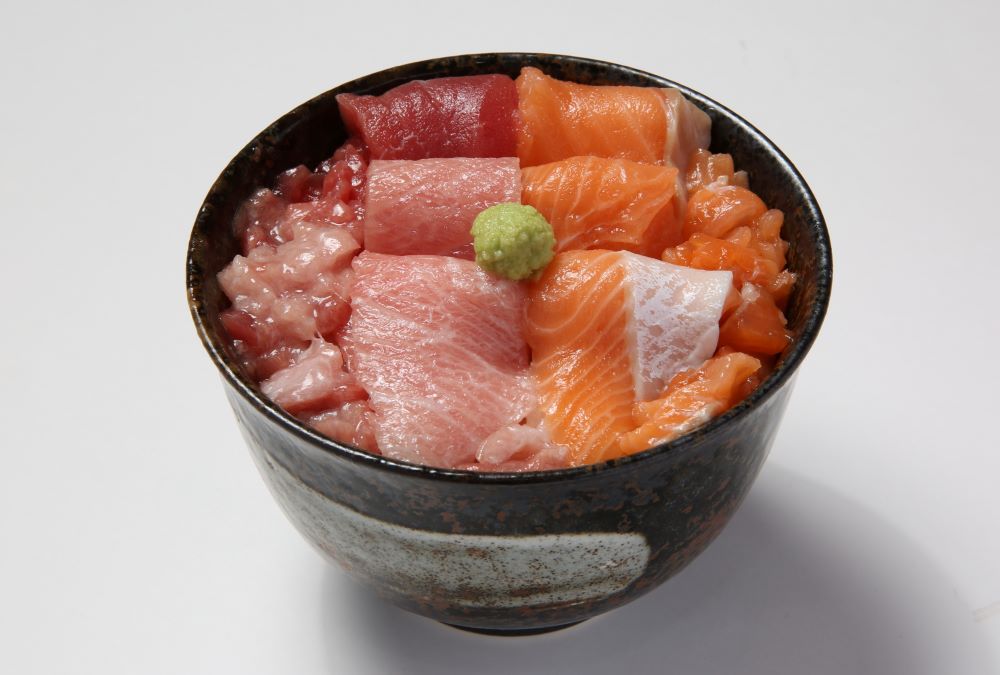 北海道産まぐろサーモンの味比べ