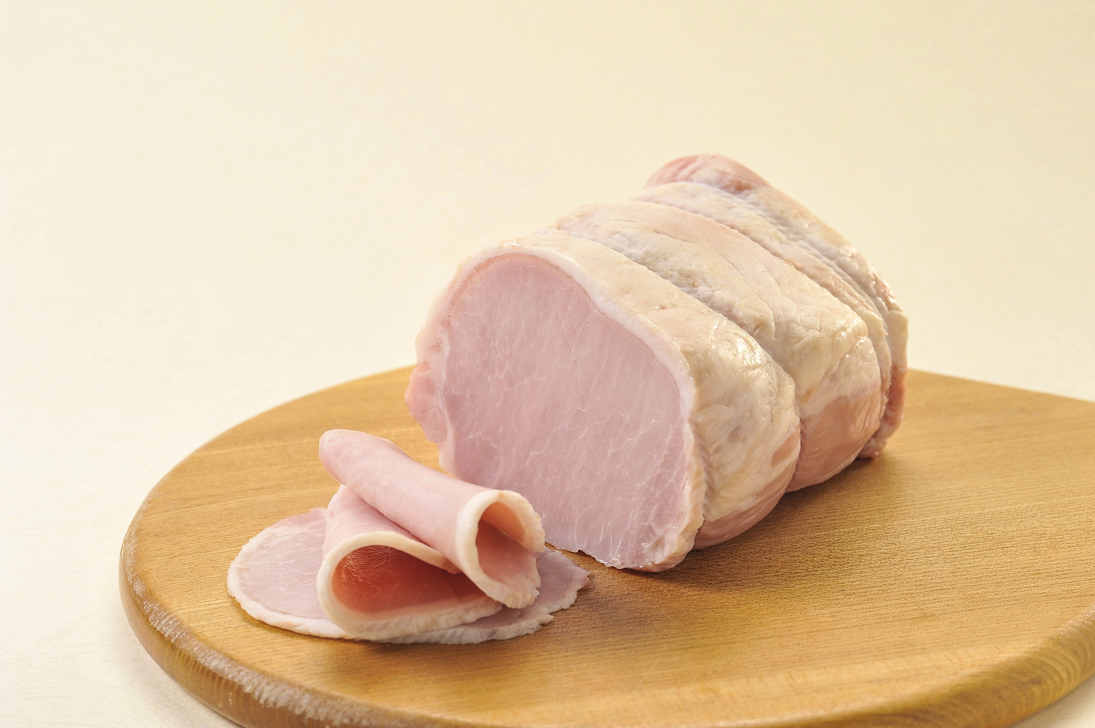 谷川岳ロースハムのスライスの写真