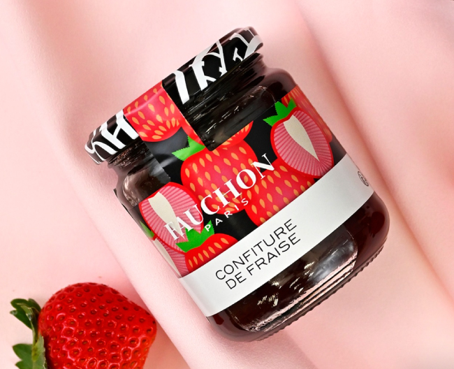 いちごジャムの瓶詰め