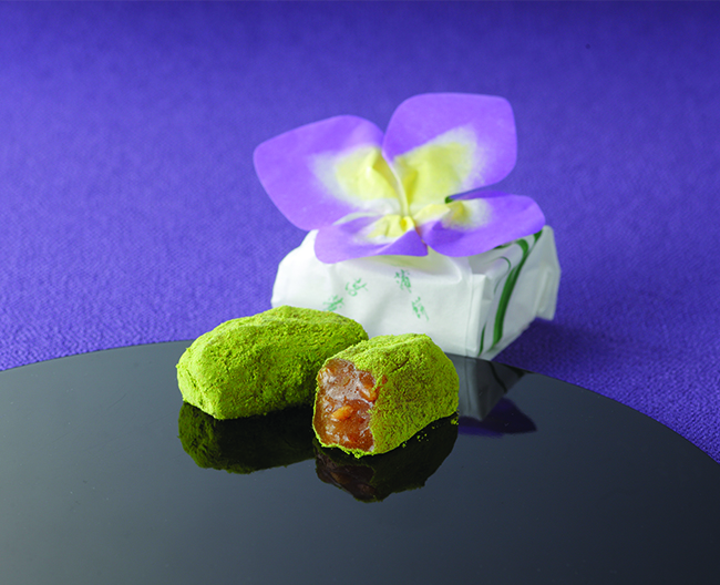 菖蒲餅とパッケージの写真