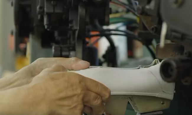 職人による丁寧な手しごと