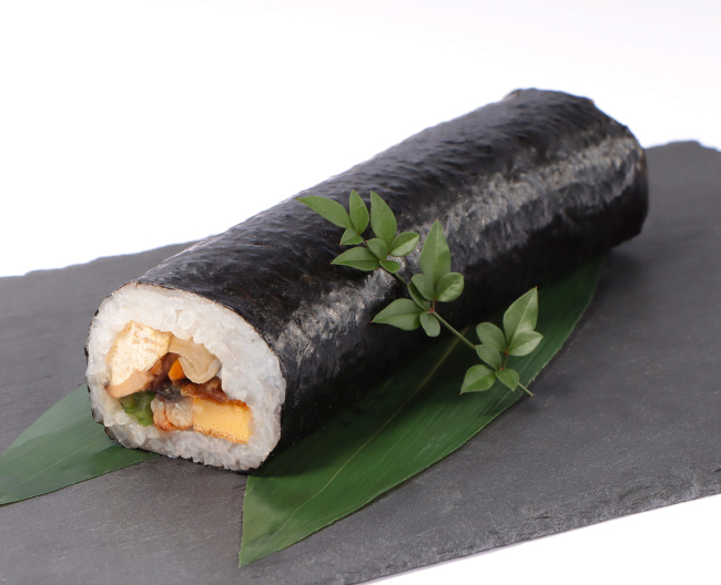 ［京料理 美濃吉］の鰻や厚焼き玉子などを巻き込んだ、ご運節分巻き寿司