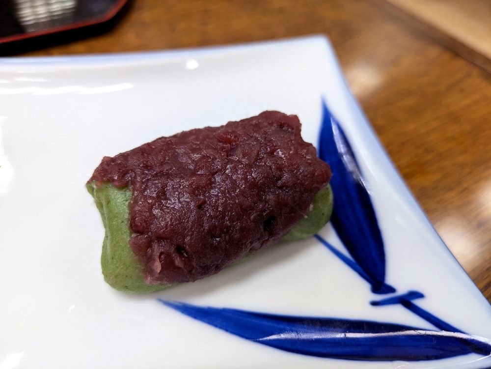 ［高木屋老舗］草だんご