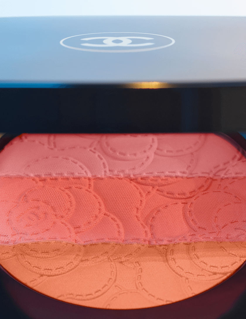 ＣＨＡＮＥＬ　シャネル レ カメリア フトゥーラ 新品未使用✩.*˚ シャネル2025年春コスメ「カメリア」モチーフの4色アイシャドウ