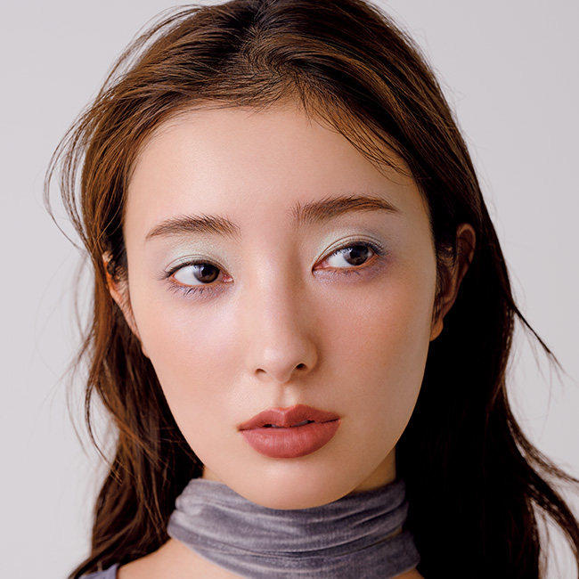 メインビジュアル　モデル画像