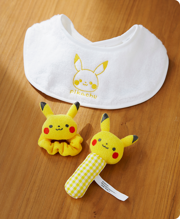 モンポケ　モンポケ 小物ギフトセットピカチュウ（スタイ・ラトル2個） 詳細ページへ