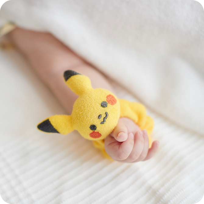 モンポケ　モンポケ 小物ギフトセットピカチュウ（スタイ・ラトル2個） 詳細ページへ