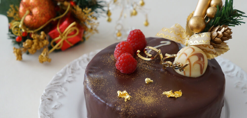 リッチな味わいの「チョコレートベースのクリスマスケーキ」